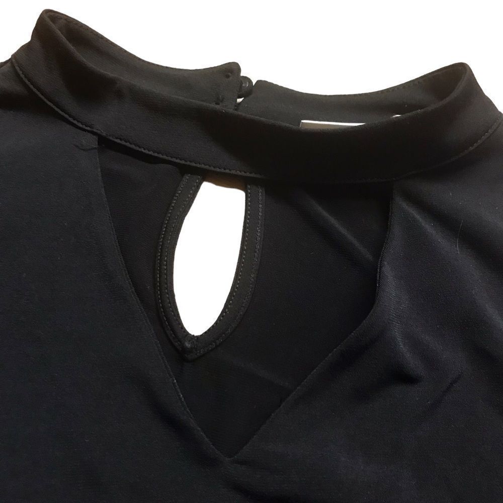 Chicos size 2 (Large) black blouse excellent condition cut away see pics